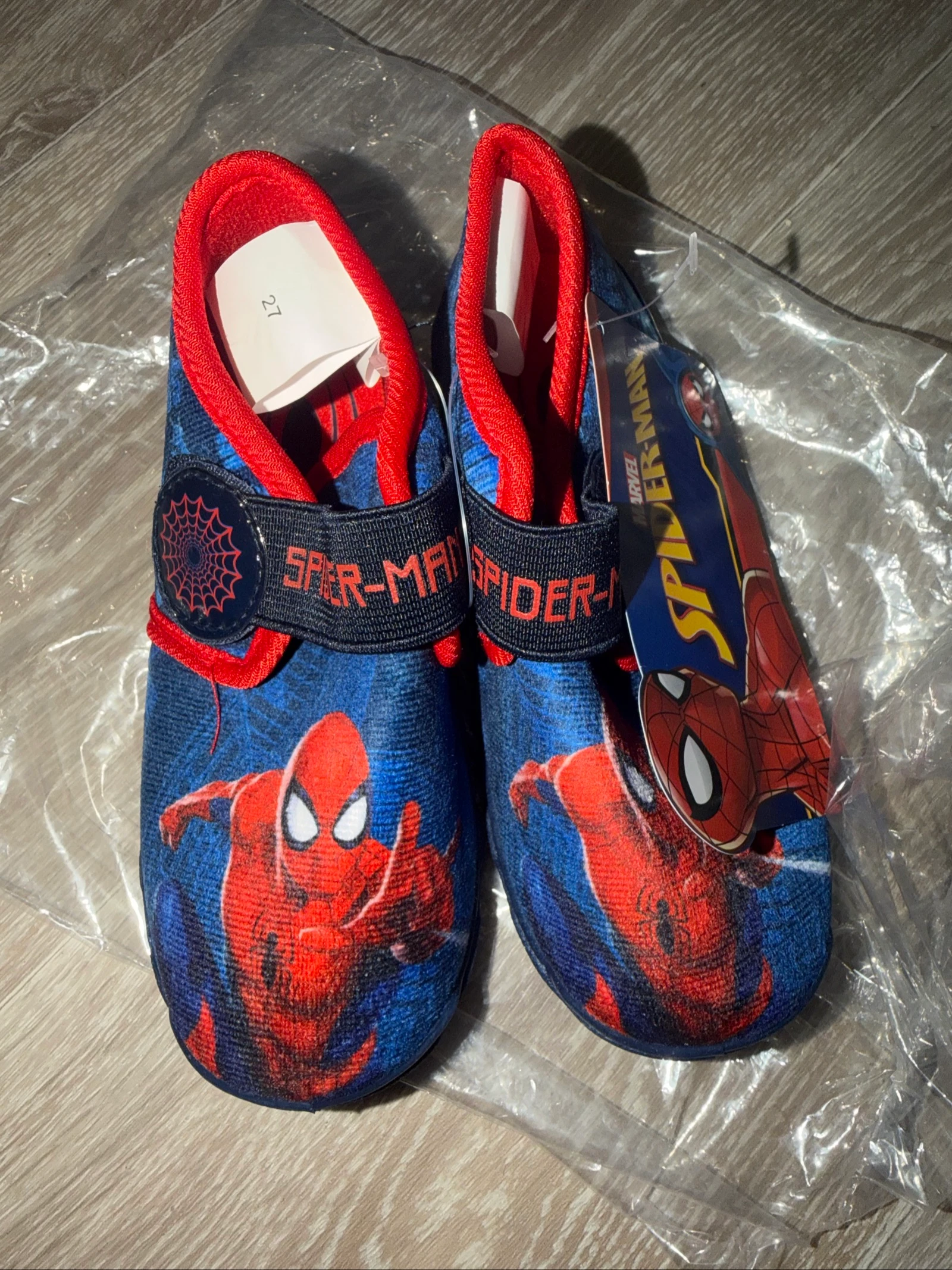 Chasson spider man taille 27